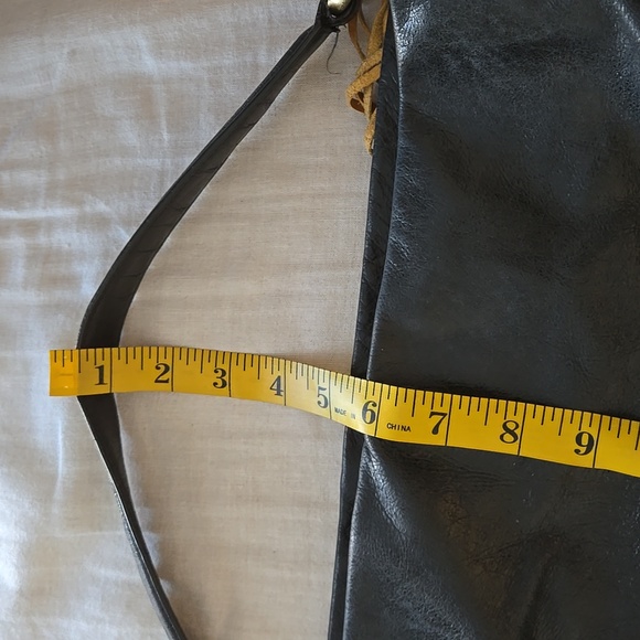 HOBO Elegant Black Leather Hobo Bag WITH TASSEL - Picture 16 of 16